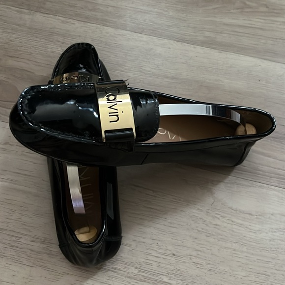 Flats - Picture 6 of 6